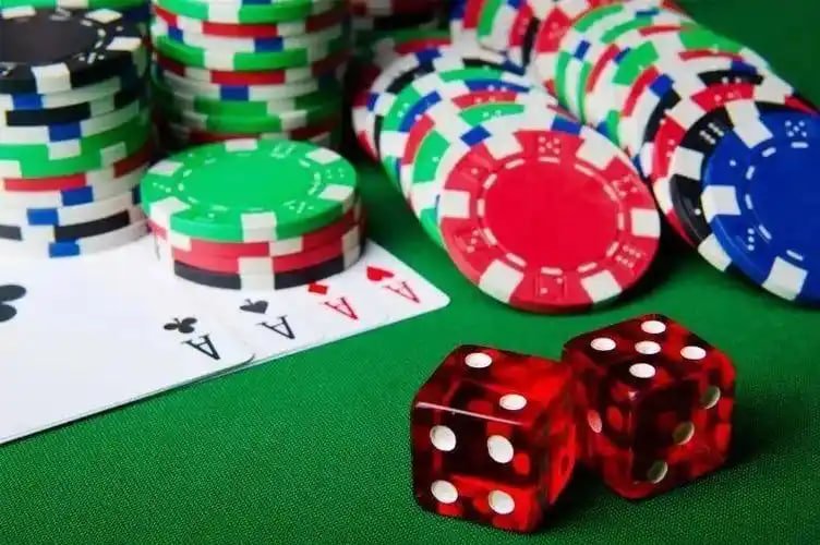 Antarmuka permainan Fish Hunter di platform vm 777 menampilkan berbagai ikan target dan sistem kontrol penembakan